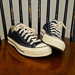 Chuck Taylor Converse Low Tops